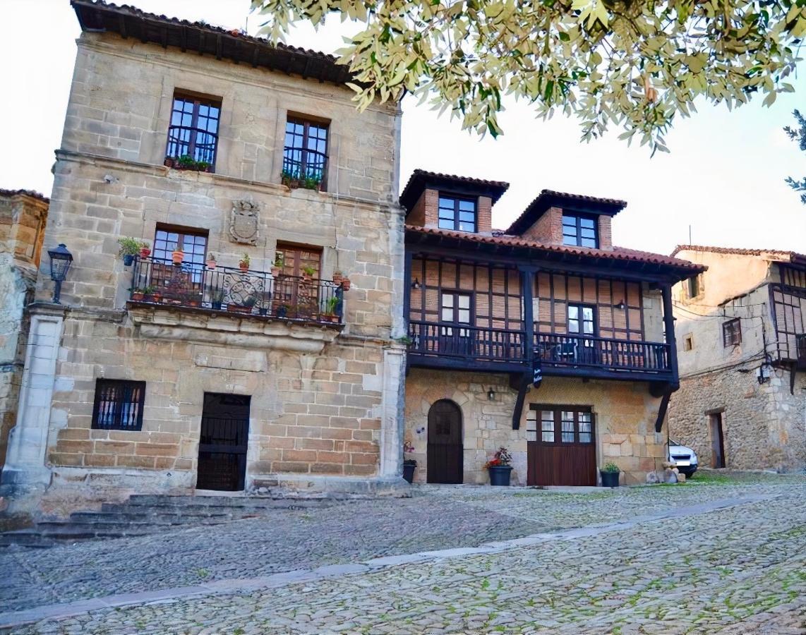 Akla Suites Con Jacuzzi Santillana Santillana del Mar Bagian luar foto