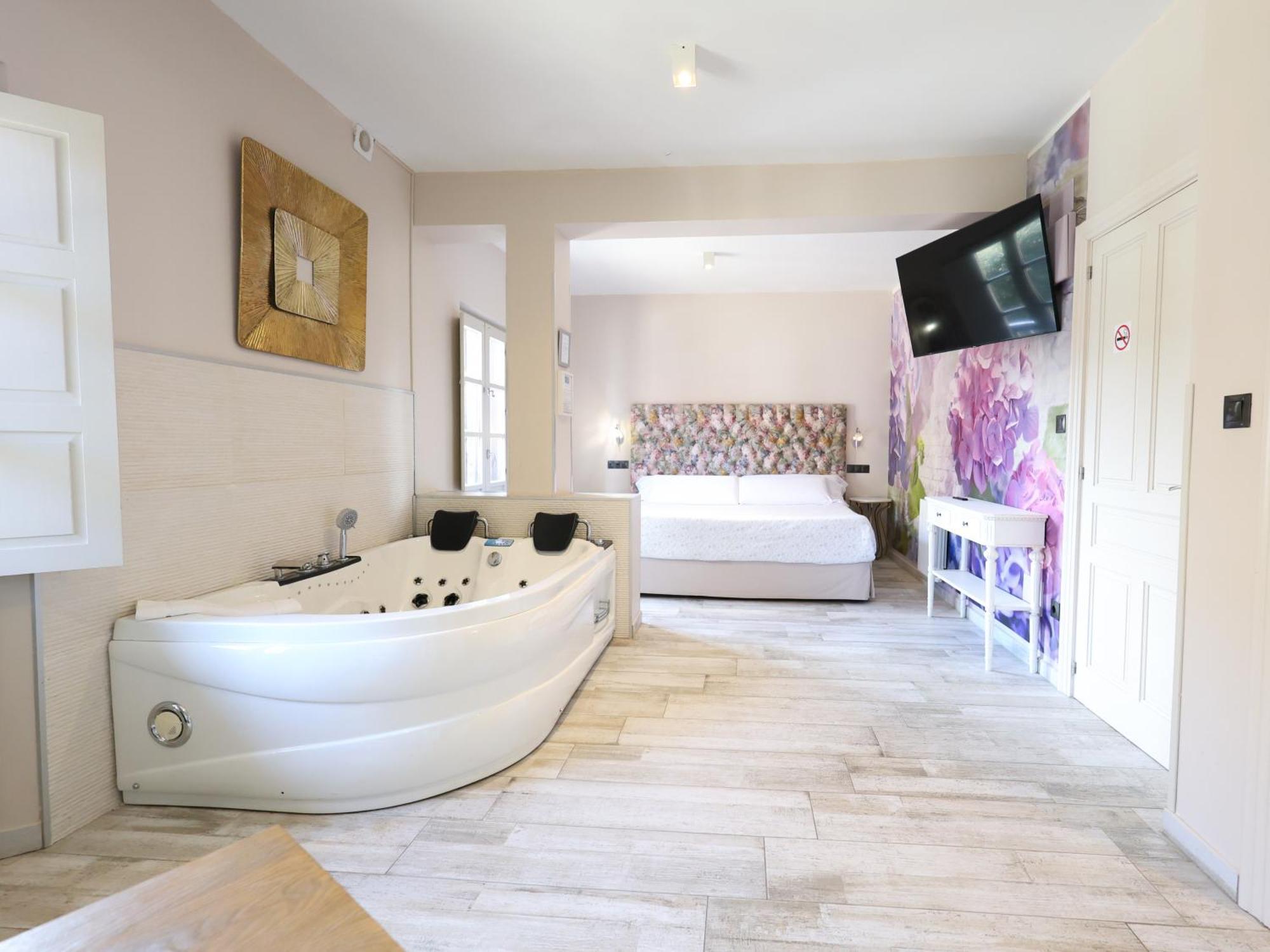 Akla Suites Con Jacuzzi Santillana Santillana del Mar Bagian luar foto