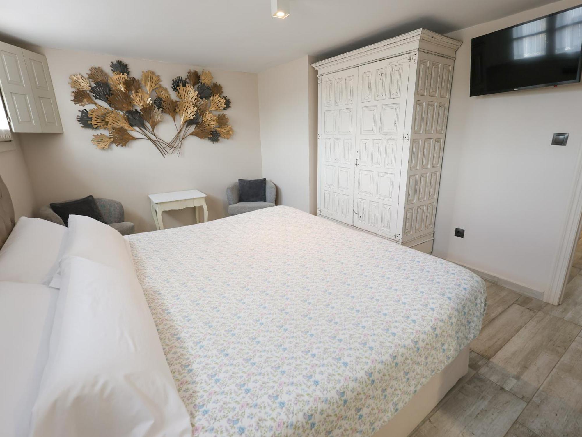 Akla Suites Con Jacuzzi Santillana Santillana del Mar Bagian luar foto